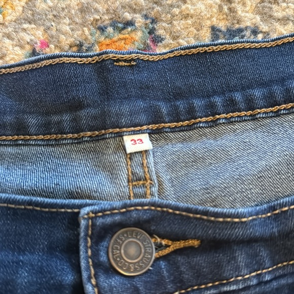 LEVI Plus Cuffed Denim Shorts 33 - Picture 3 of 6